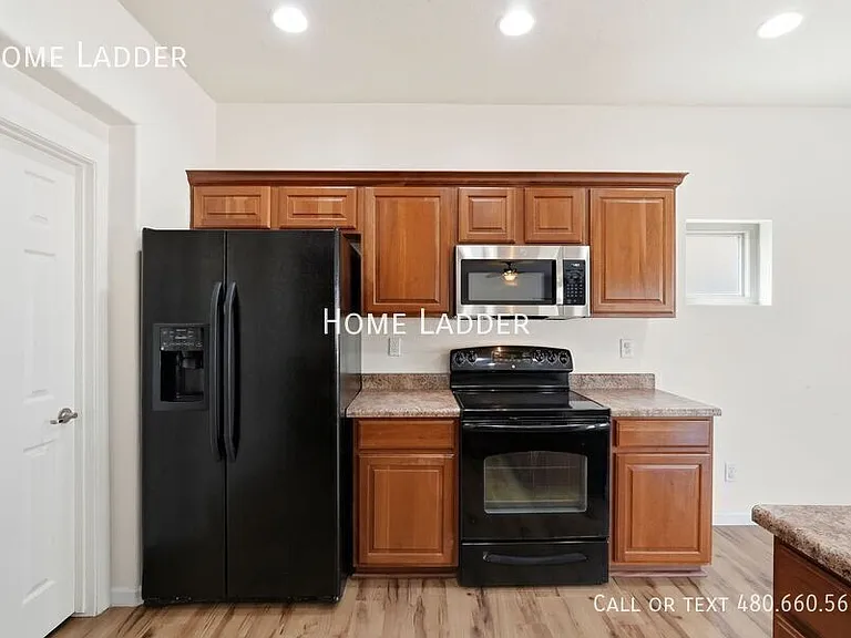 18428 N Jameson Dr — Photo 15
