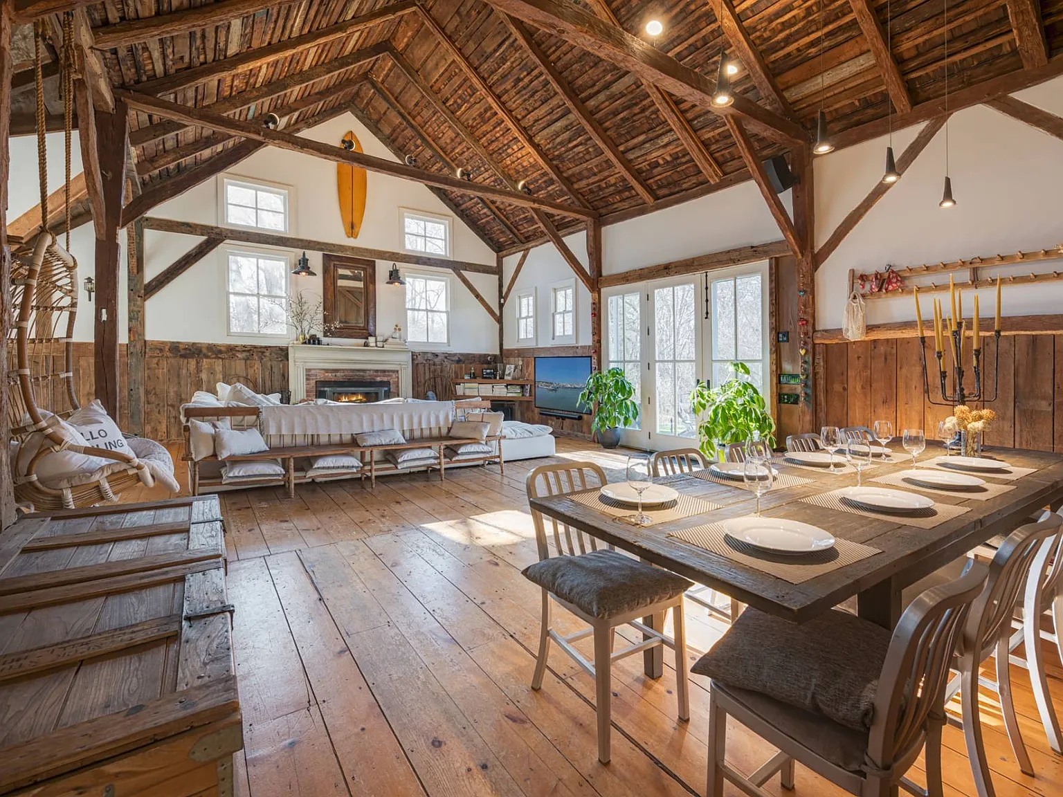 Luxurious and Unique - Must See Summer Escape — Photo 1