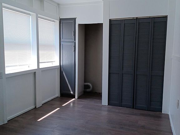 Dining room/laundry