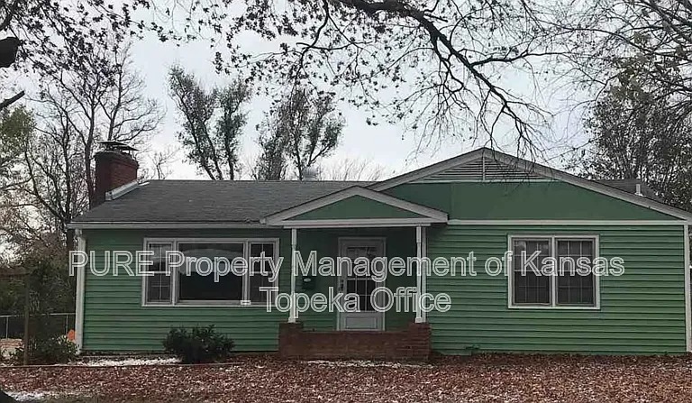 3520 SW Brendan Ave — Photo 1