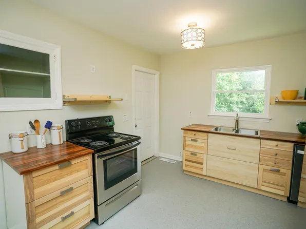 3507 Dell Trl APT B, Chattanooga, TN 37411