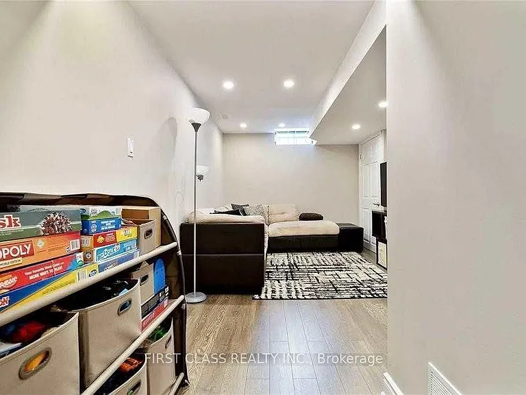67 Denton Cir — Photo 29