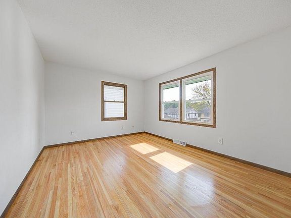 4th image of 2178 Glenridge Ave