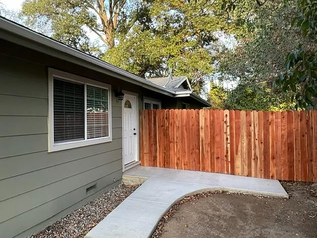 3 bed, 1066 sqft, $2,095 — Photo 3