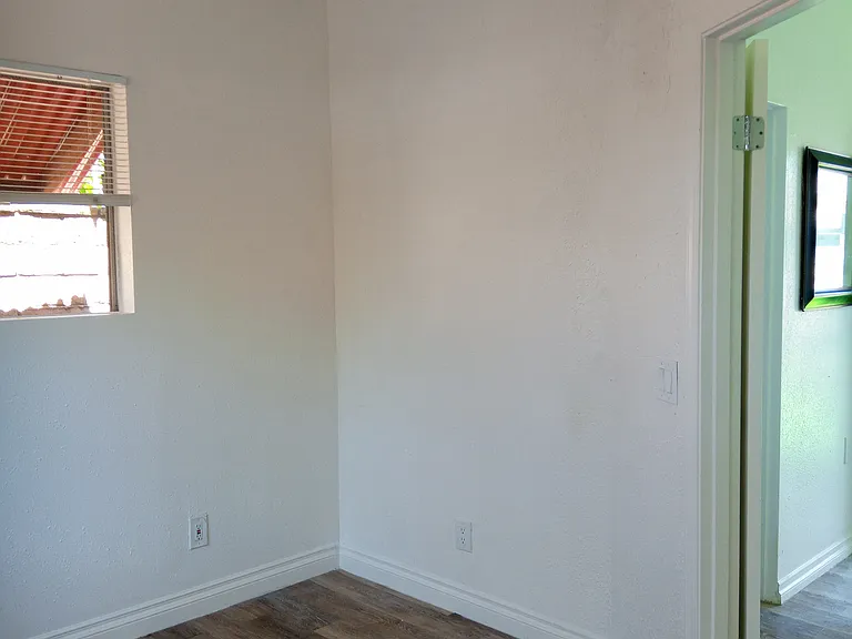 Conrad Ave — Photo 13