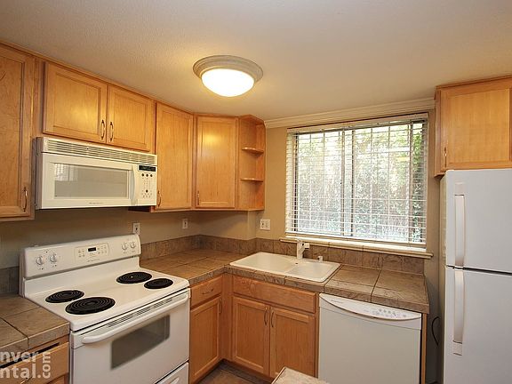 3rd image of 1260 N Humboldt St APT Penthouse 1