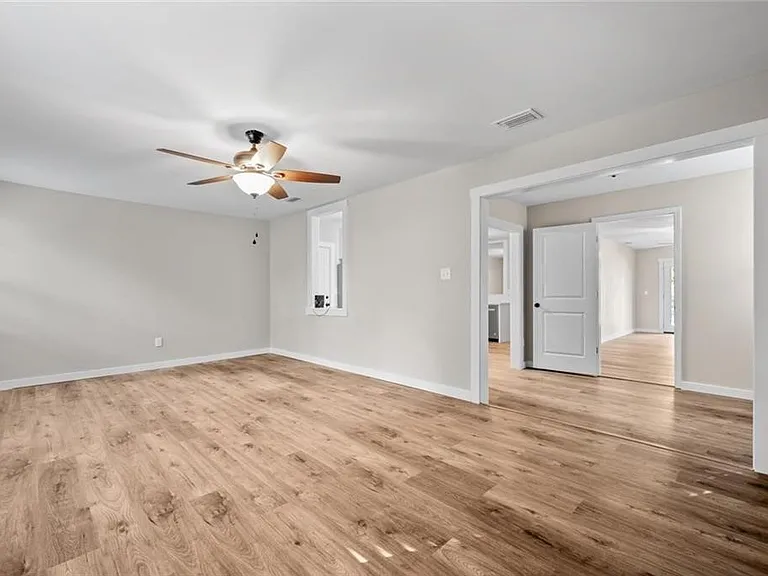 920 Johnston St — Photo 25