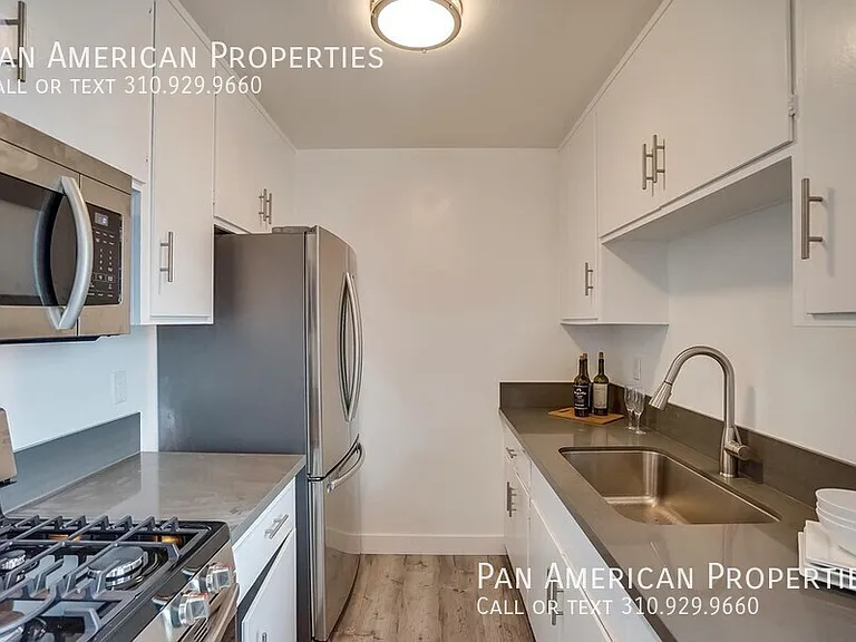 94 E Market St #3 — Photo 10