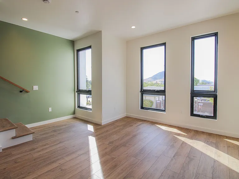 Newly Built Luxury Apartments in San Luis Obispo "Little Italy" — Photo 20