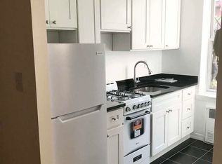 240 E 89th St #1C, New York, NY 10128