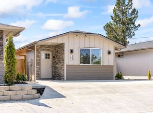 748 SW Madison St, Madras, OR 97741