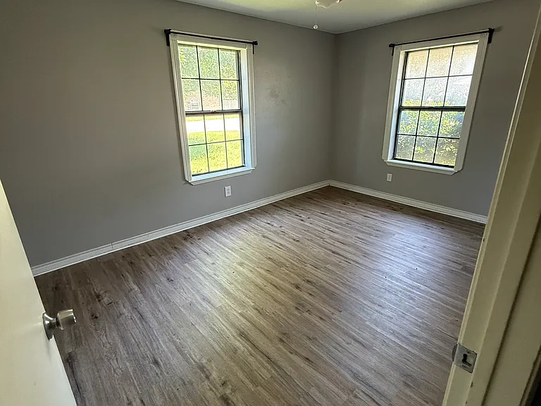 1402 E Marseille Ln — Photo 15