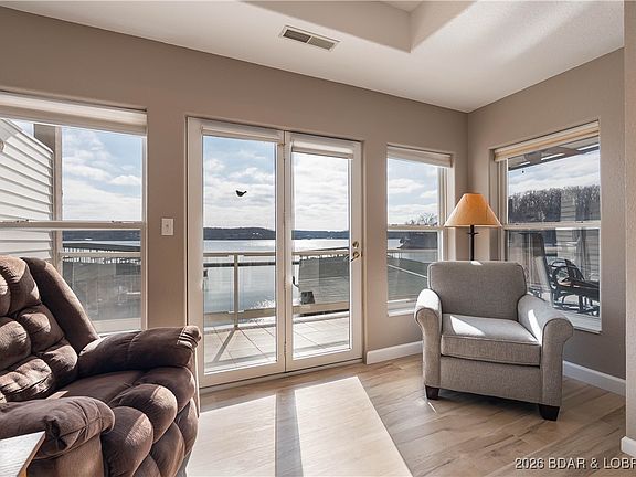 5th image of 214 Emerald Bay Dr #1D