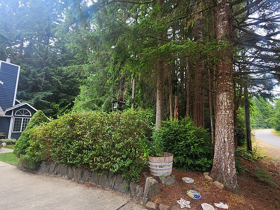 3rd image of 6746 Richards Ave SE