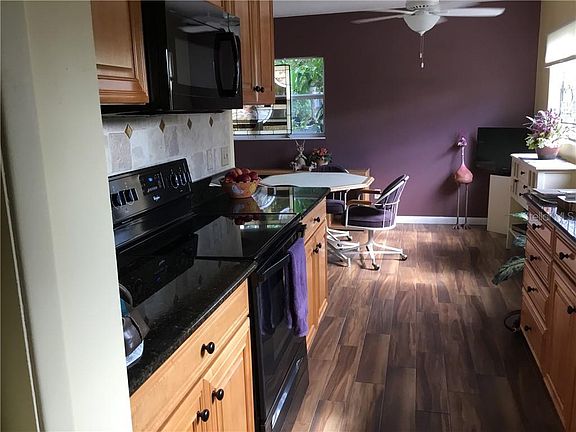 4th image of 6030 Mornay Dr