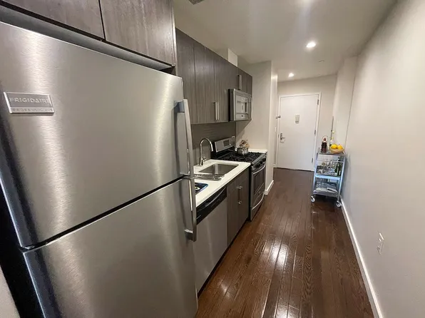 12-15 Broadway #210, Astoria, NY 11106