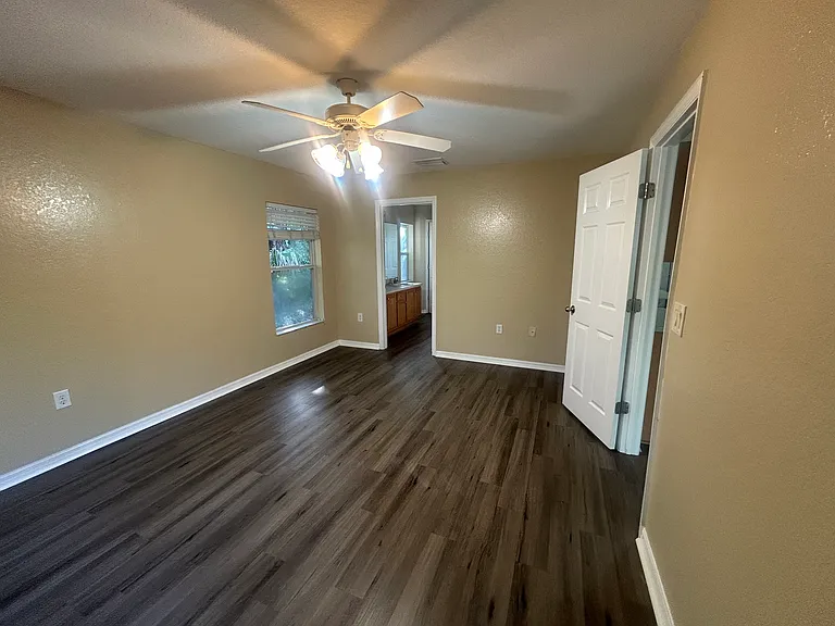 1227 Webster St — Photo 15