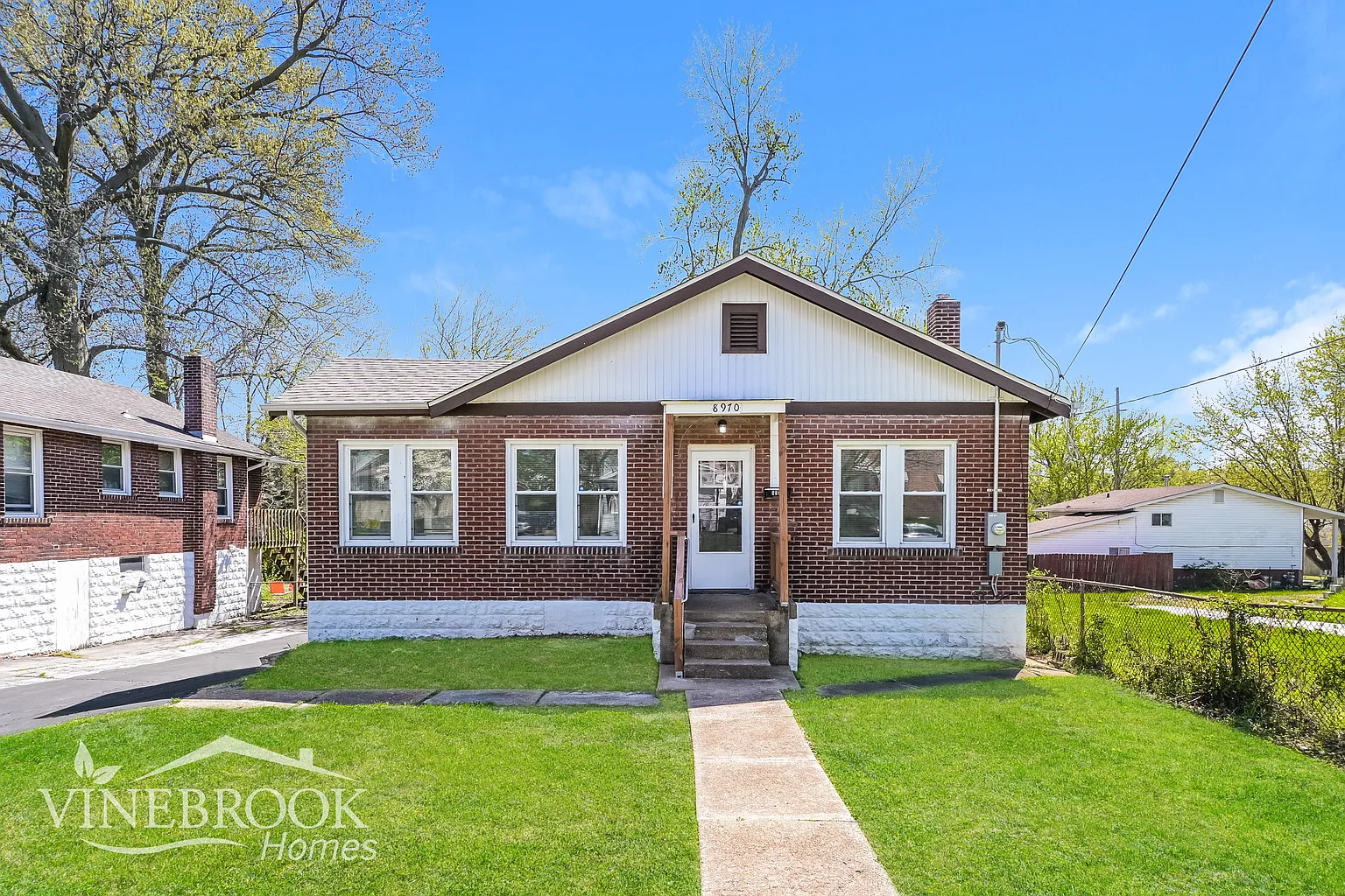1037 Forestwood Dr photo 1