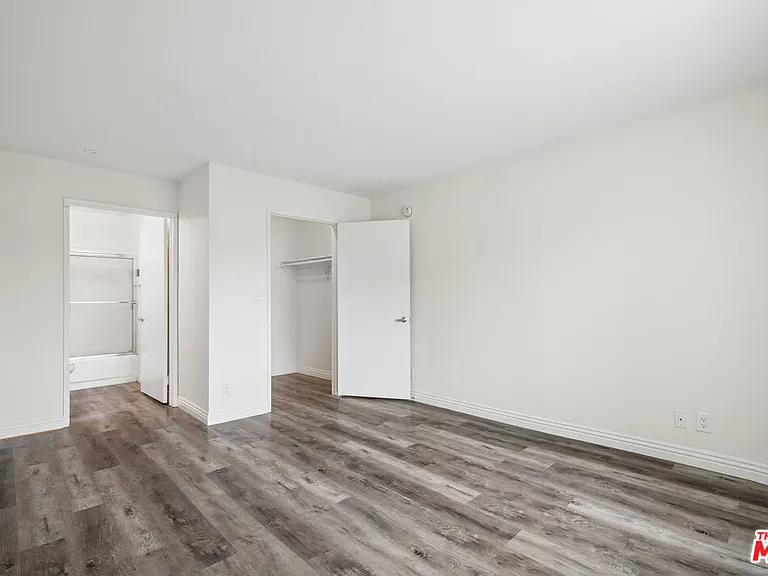 870 Crenshaw Blvd #202 — Photo 11