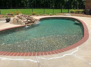 102 Red Oak Ln, Brandon, MS 39042