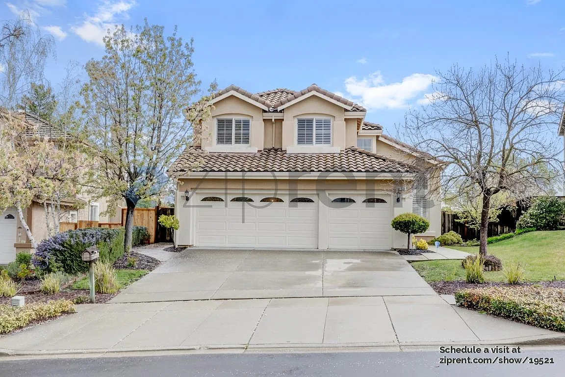 5 bed, 2402 sqft, $5,350 — Photo 1