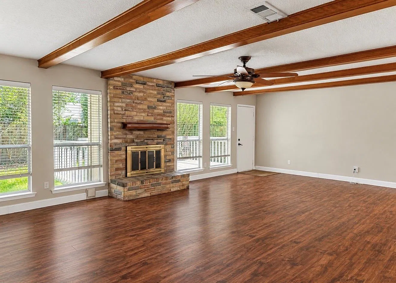 3 bed, 2.0 bath, 1718 sqft, $1,875 — Photo 2
