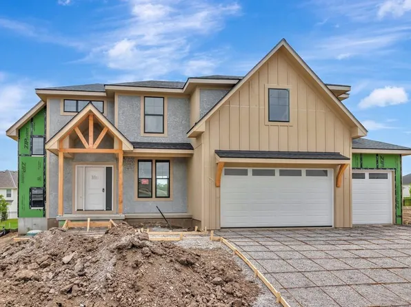 2700 NE Crestview St, Blue Springs, MO 64029