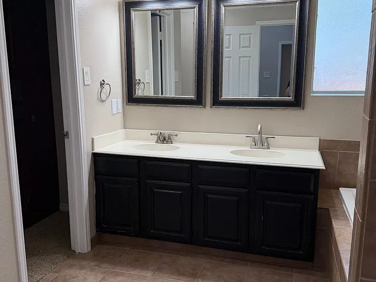 2203 Yellowstone Ln — Photo 9