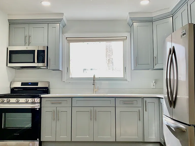 336 Scranton Ave #1 — Photo 7