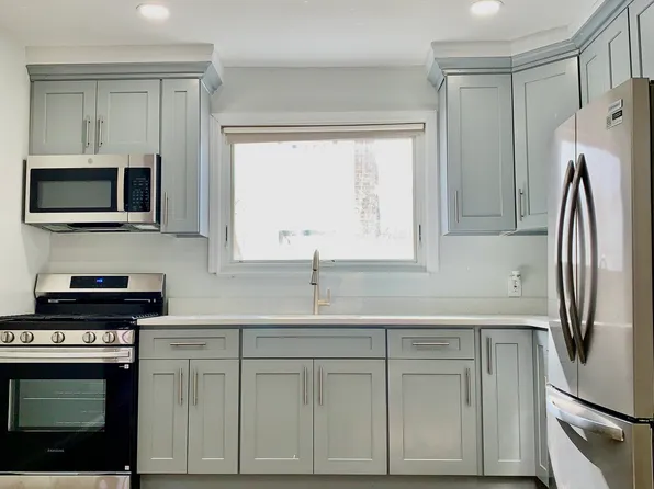 336 Scranton Ave #1, Lynbrook, NY 11563