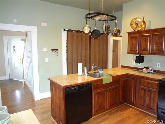 3rd image of 2105 Greenwood Ave