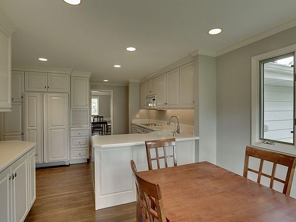 2nd image of 4441 Fondell Dr