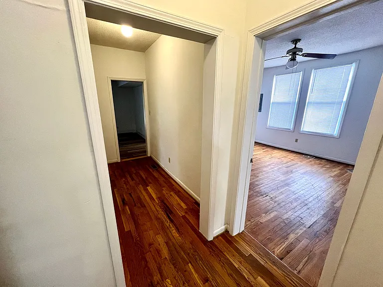 2323 Stark St #A — Photo 2