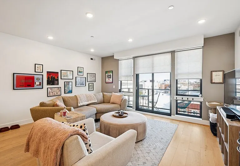 1232 N Front St #4B — Photo 5