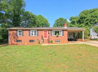 1412 Drumcliffe Rd, Winston Salem, NC 27103