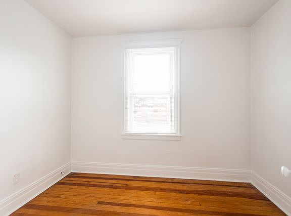 3rd image of 3053 Evaline St #1