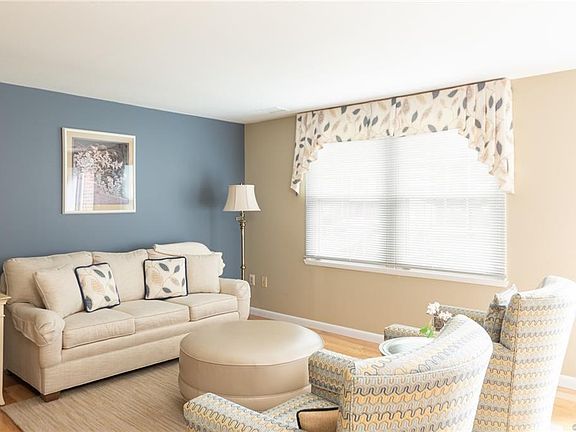 2nd image of 9721 Greenmeadow Cir #9721