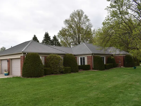 1900 Wilshire Dr, Frankfort, IN 46041