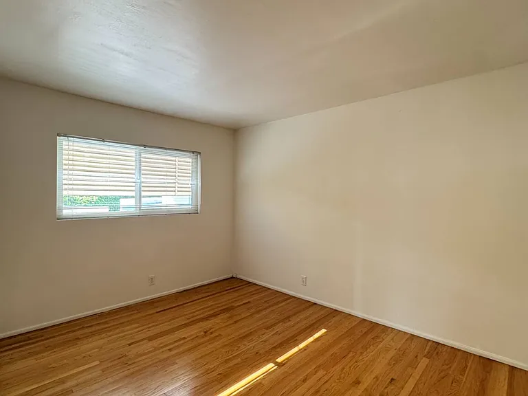 1717 Huntington Dr #7 — Photo 16