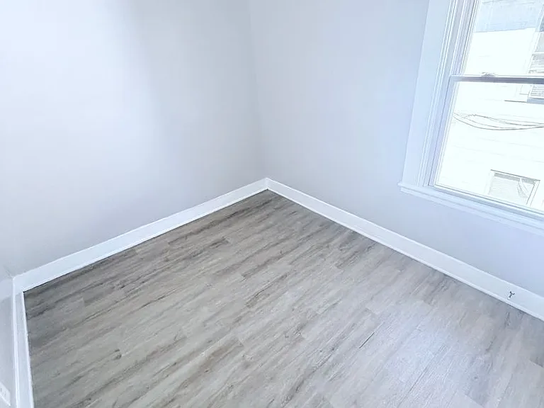 3914 W 21st St — Photo 14