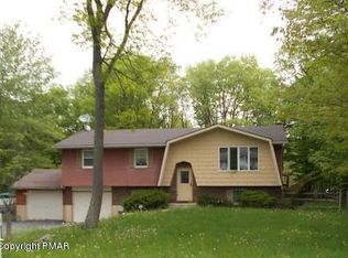 16 Cedar Rd, Mount Pocono, PA 18344