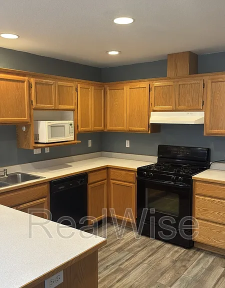 1951 SW Betty Ln — Photo 10