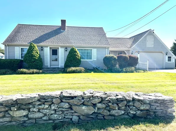 649 Read St, Somerset, MA 02726