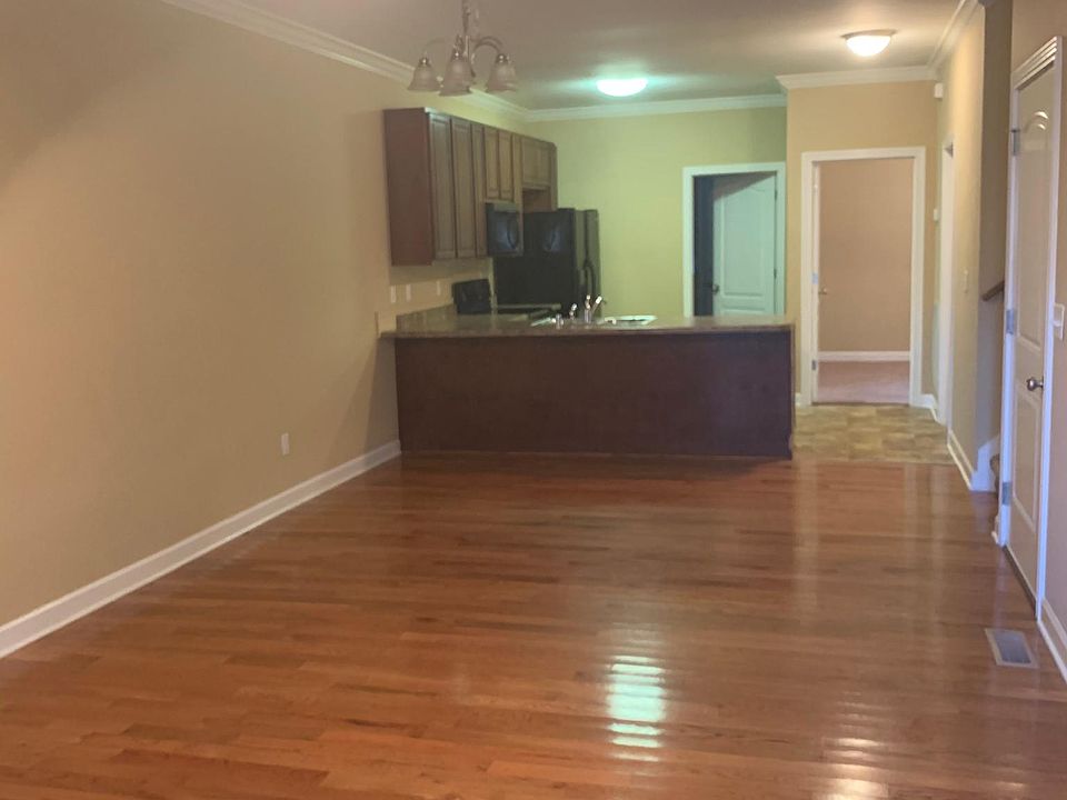 1st image of 600 Kirtley Way