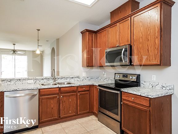 5th image of 15349 Montesino Dr