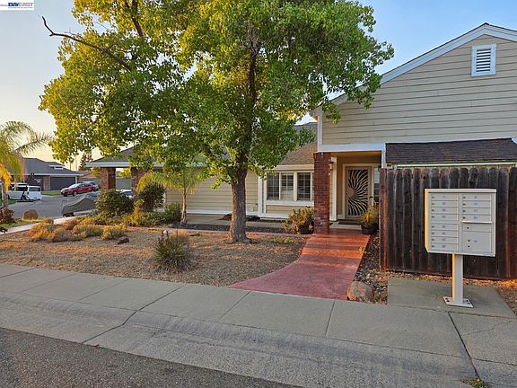 4th image of 8109 Scalford Ct