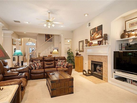 2nd image of 621 Gifford Ct