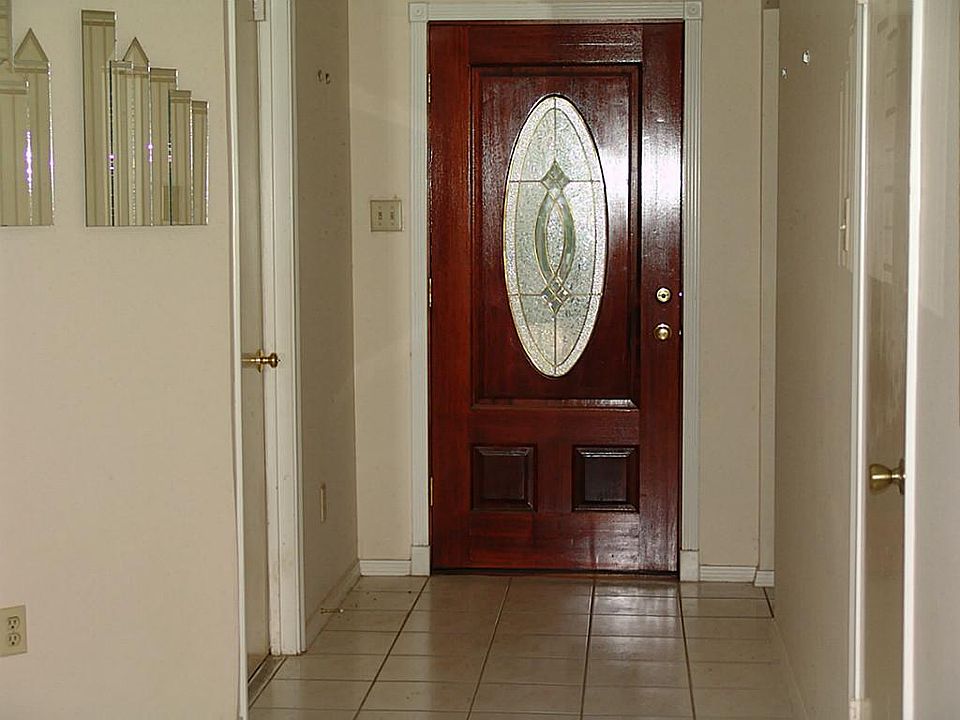 1st image of 2102 Wilshire Park Dr