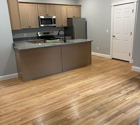3rd image of 1099 Park St #1