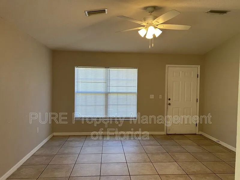 2 bed, 2.0 bath, 999 sqft, $1,250 — Photo 2